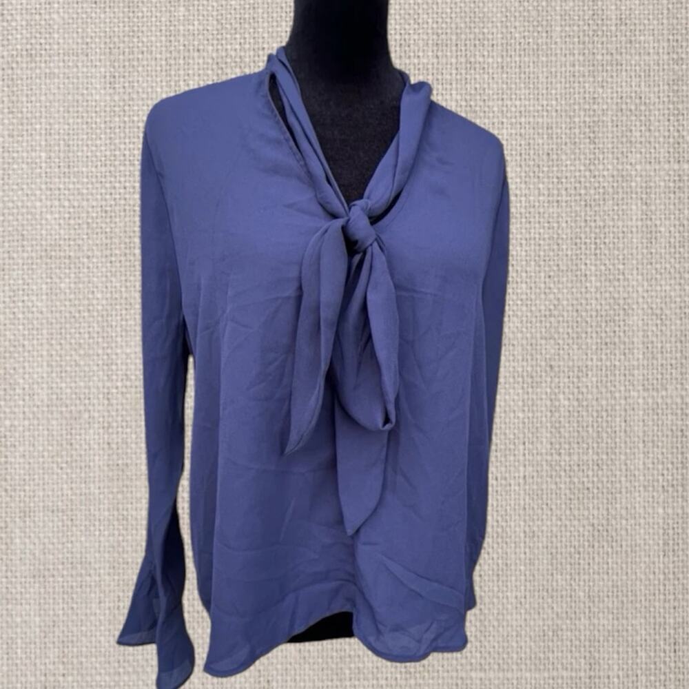 Shinestar blouse with neck tie feature, long sleeve with bell cuffs, Women's M